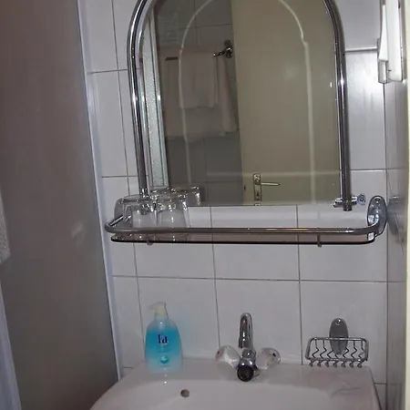 Aeroport Hotel 3*
